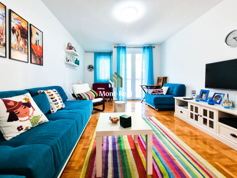 Сдается красивый отремонтированный апартамент в Будве IS218BD